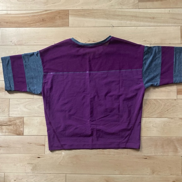 Womens Nike Short Sleeve Training Boxy Crop Top Purple/Gray Mesh Back - S - Picture 3 of 4